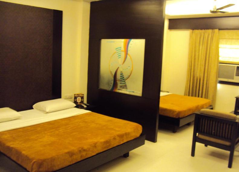 Hotel Aman Deluxe Nueva Delhi Exterior foto